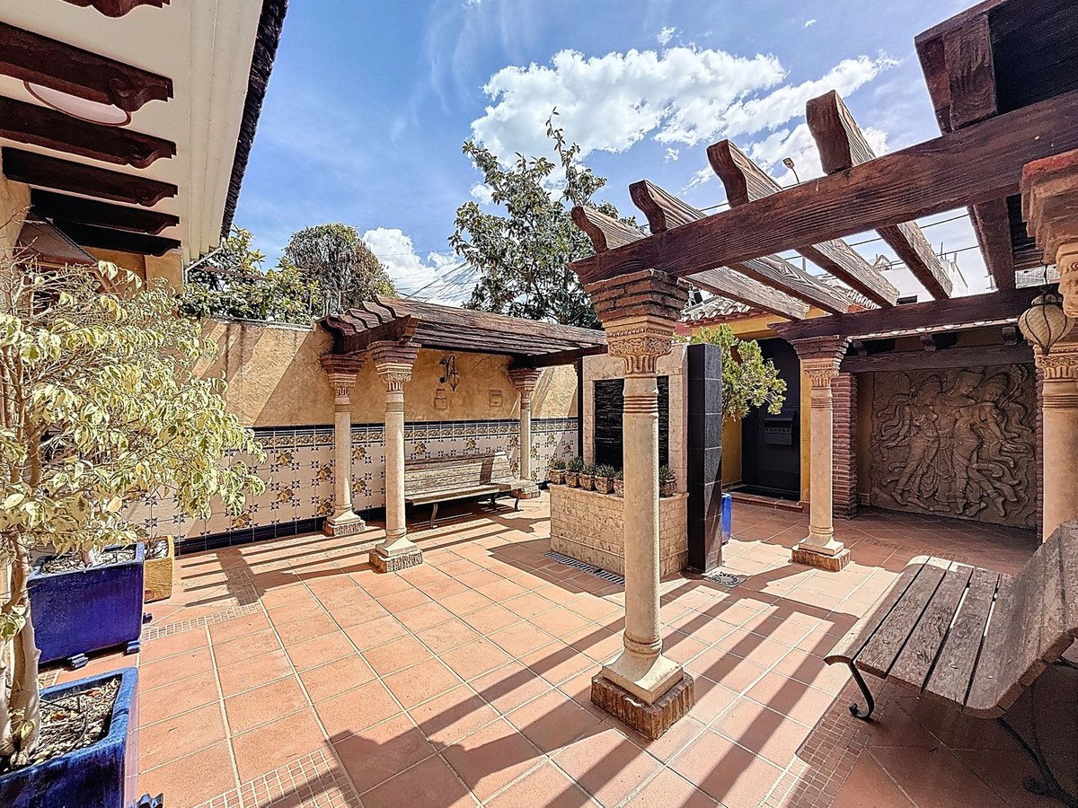 5 Bed Townhouse in Málaga Este
