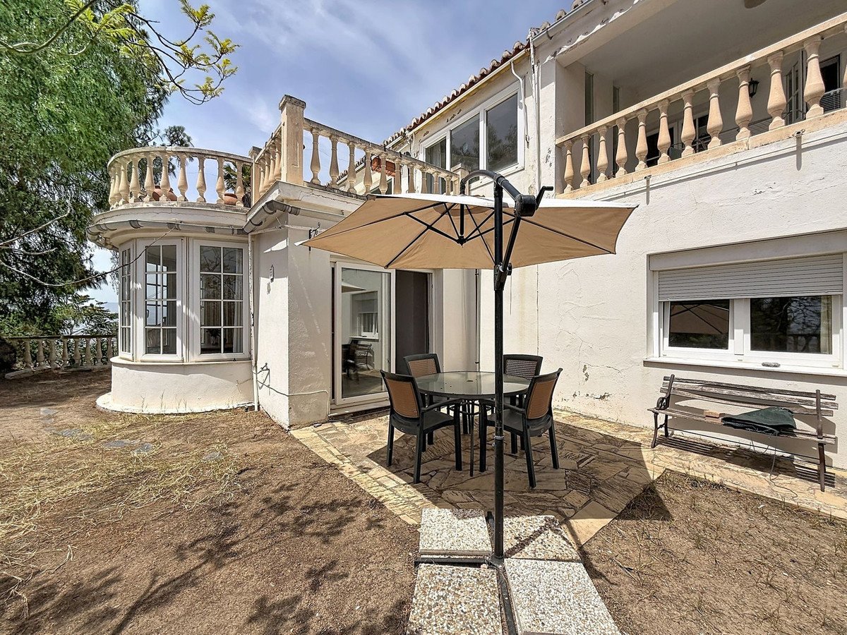 4 Bed Detached Villa in El Atabal