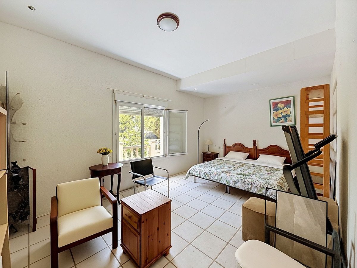 4 Bed Detached Villa in El Atabal