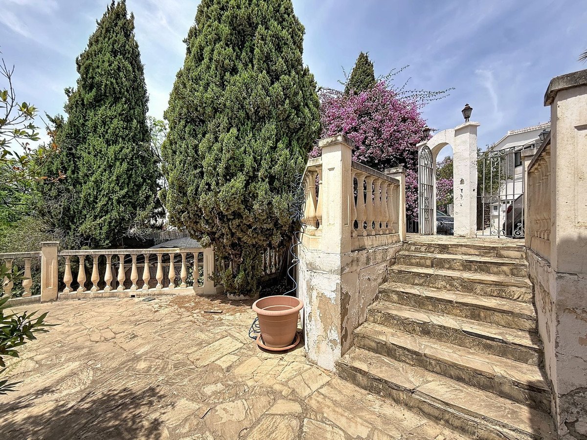 4 Bed Detached Villa in El Atabal