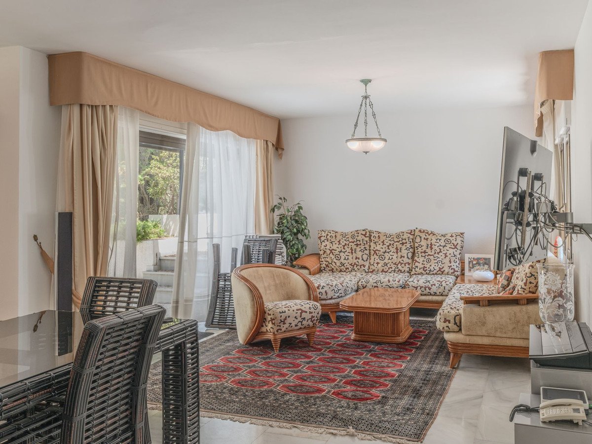 4 Bed Penthouse Duplex in The Golden Mile