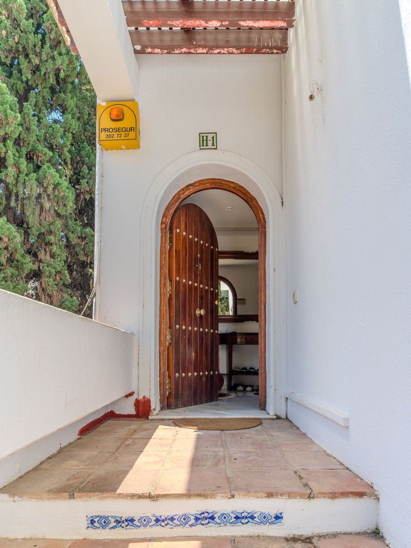 4 Bed Penthouse Duplex in The Golden Mile
