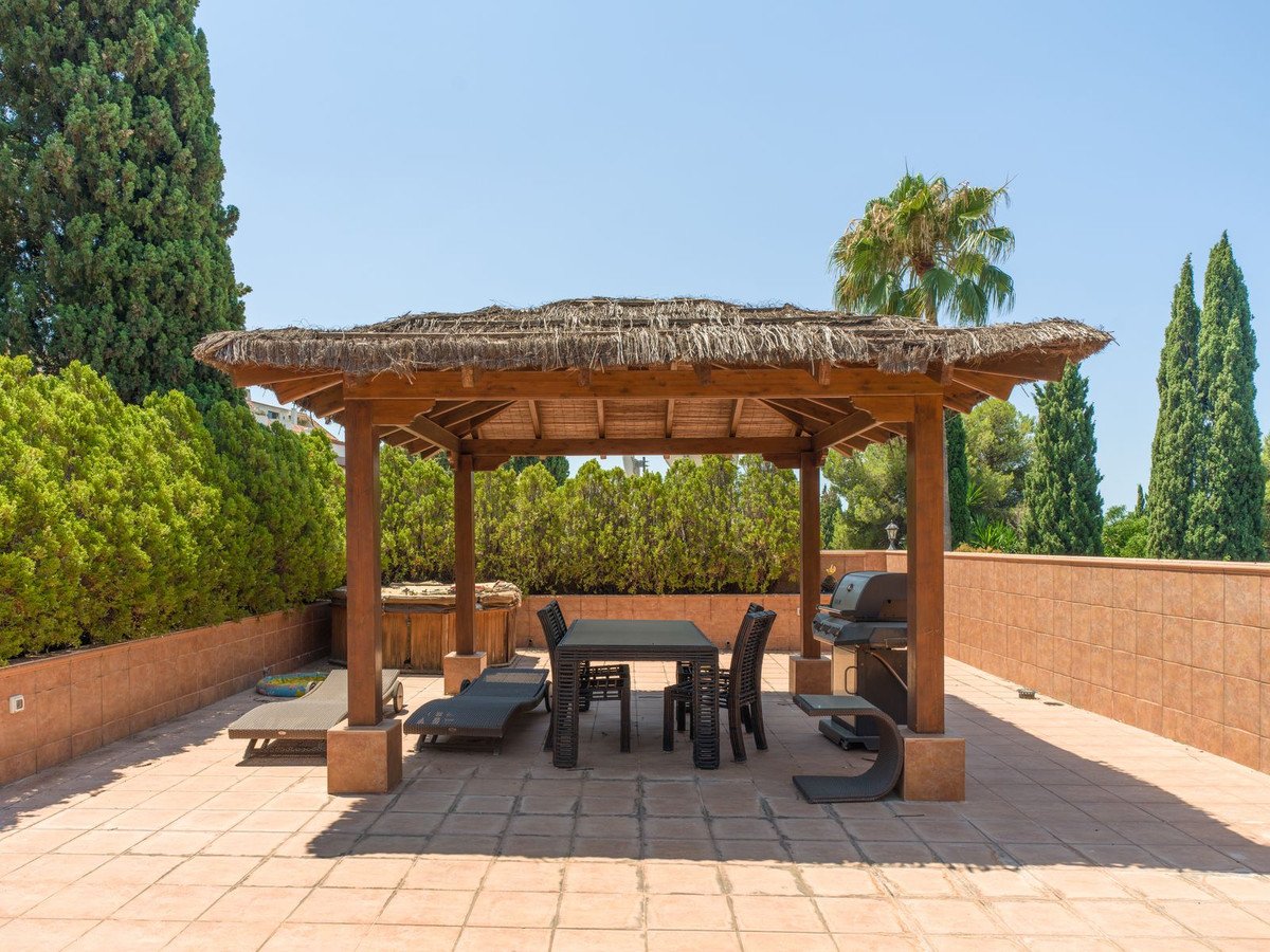4 Bed Penthouse Duplex in The Golden Mile