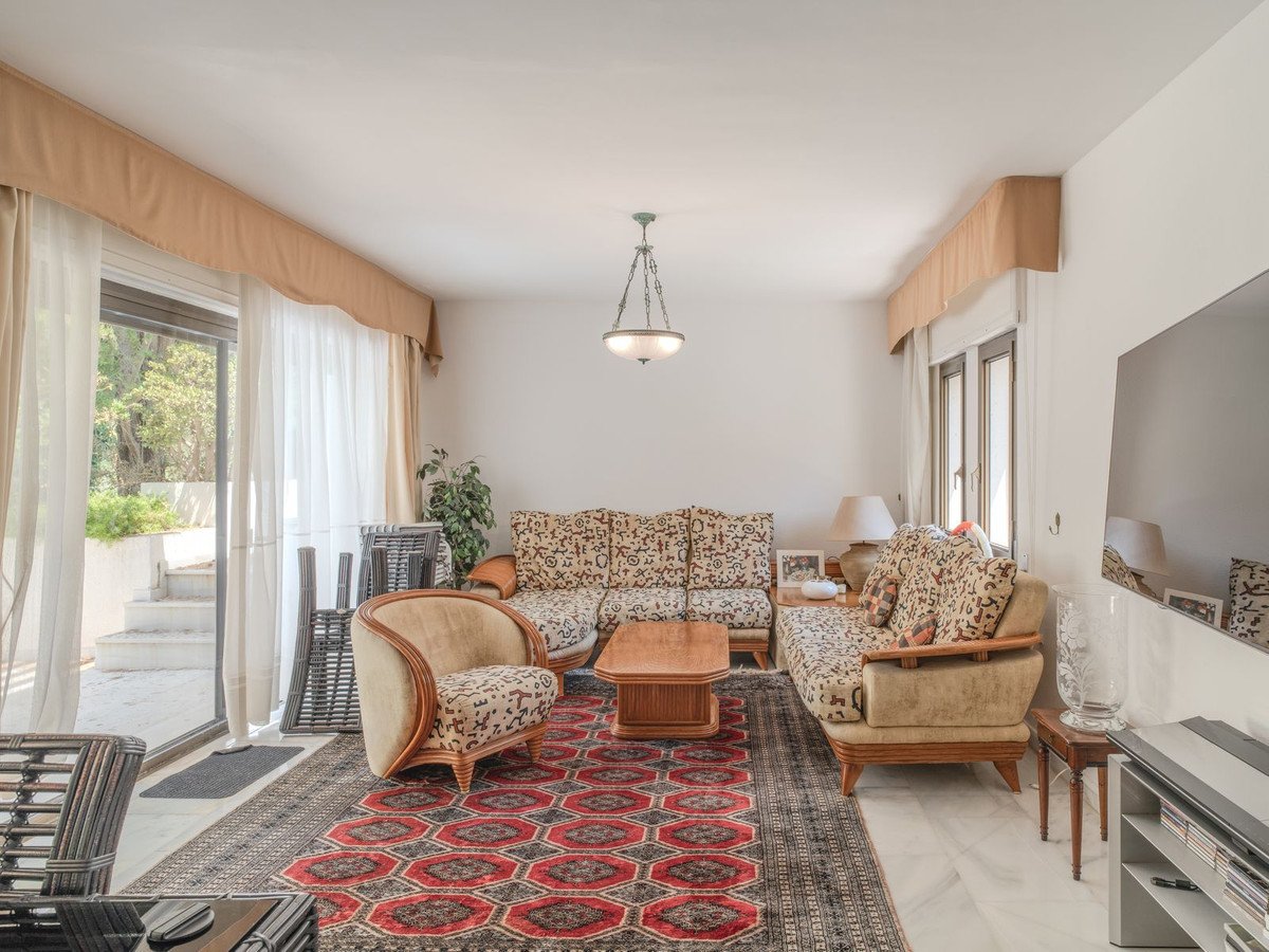 4 Bed Penthouse Duplex in The Golden Mile