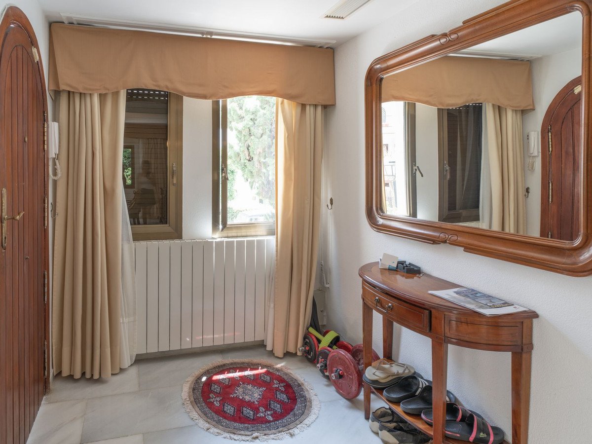 4 Bed Penthouse Duplex in The Golden Mile
