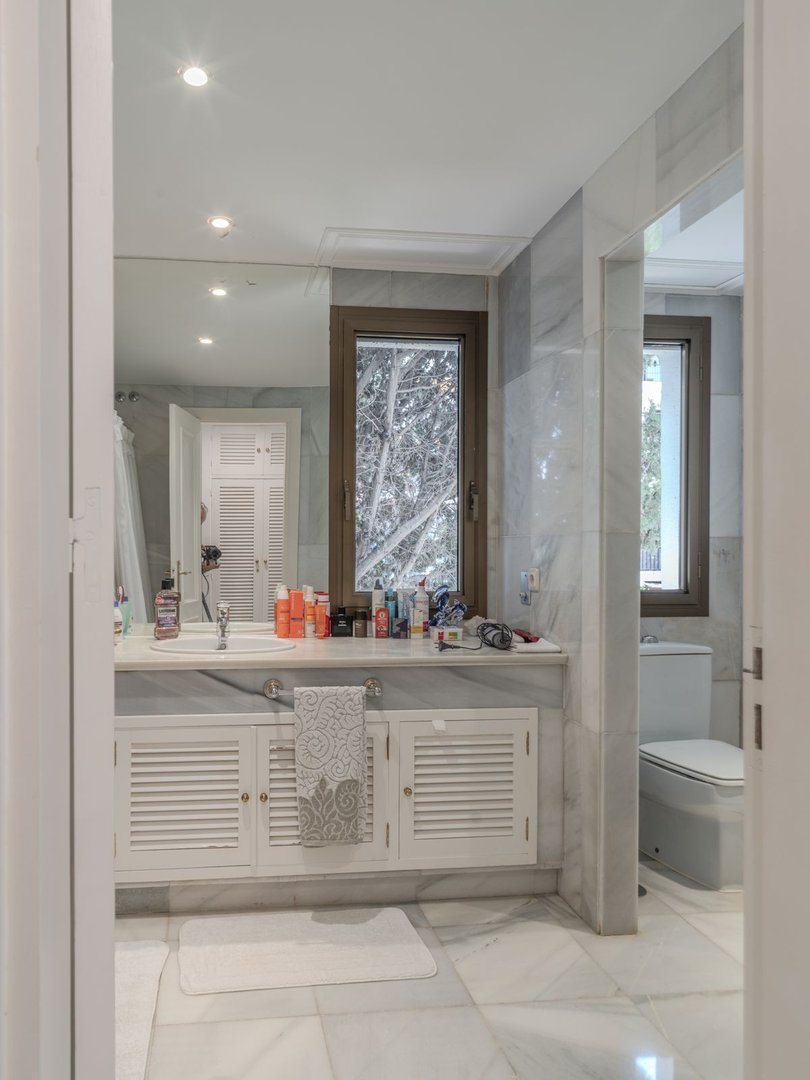 4 Bed Penthouse Duplex in The Golden Mile