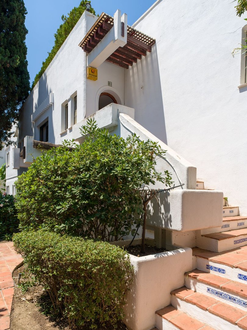 4 Bed Penthouse Duplex in The Golden Mile