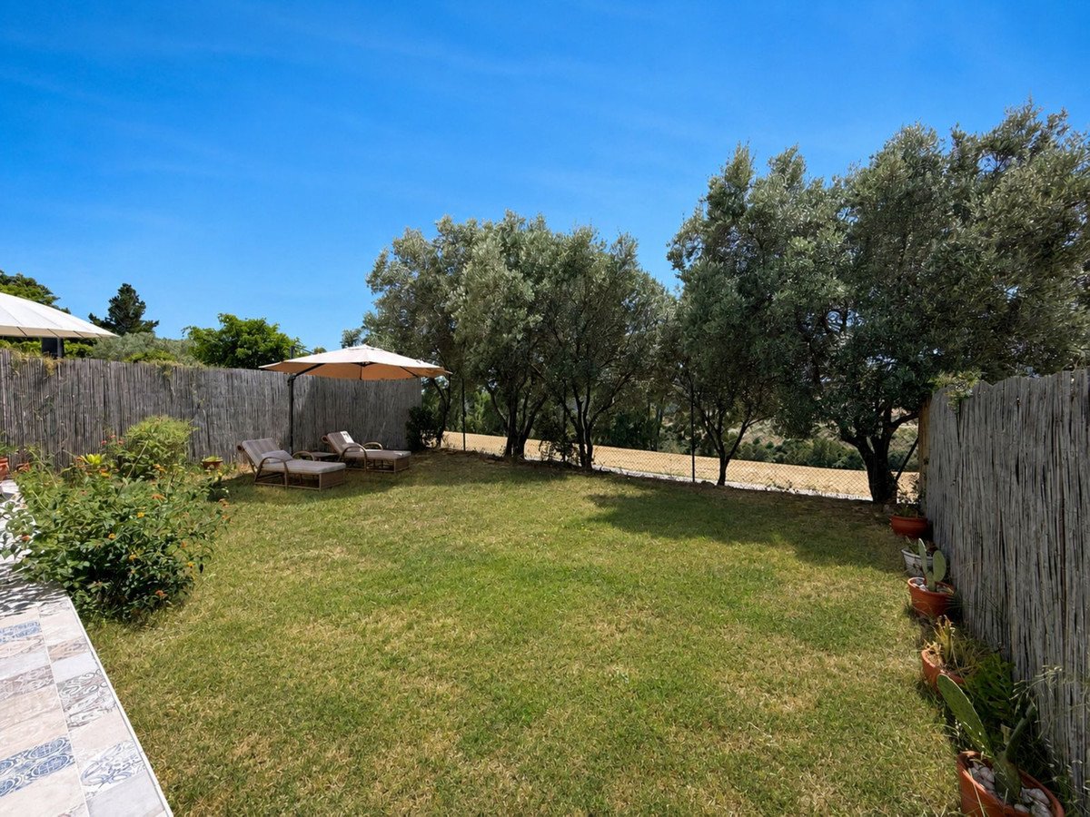 2 Bed Ground Floor Apartment in Estepona