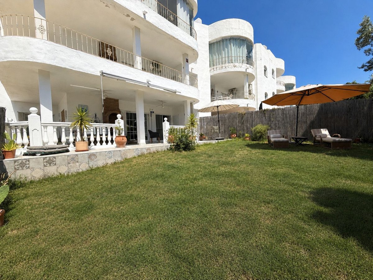 2 Bed Ground Floor Apartment in Estepona