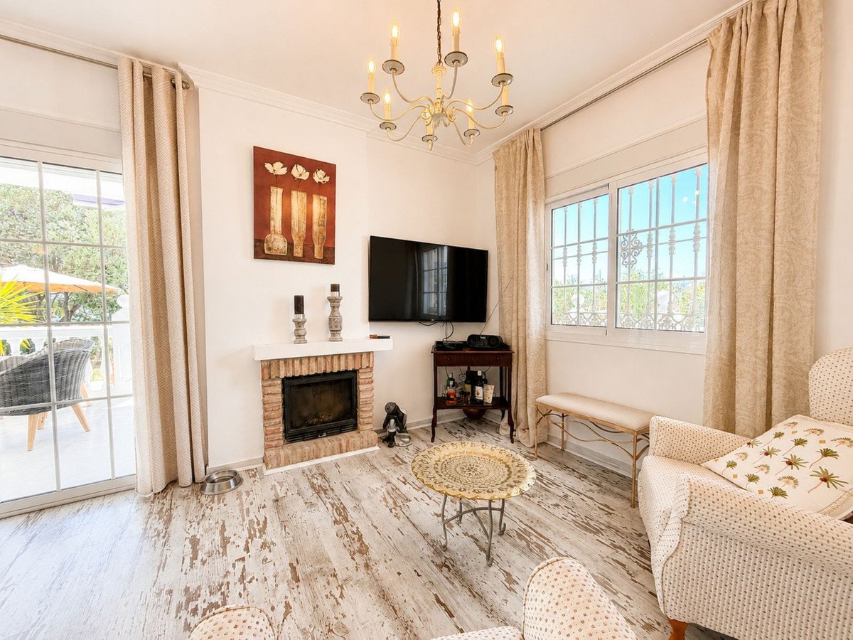 2 Bed Ground Floor Apartment in Estepona