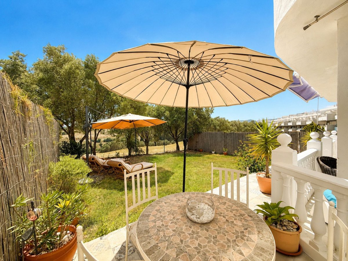 2 Bed Ground Floor Apartment in Estepona