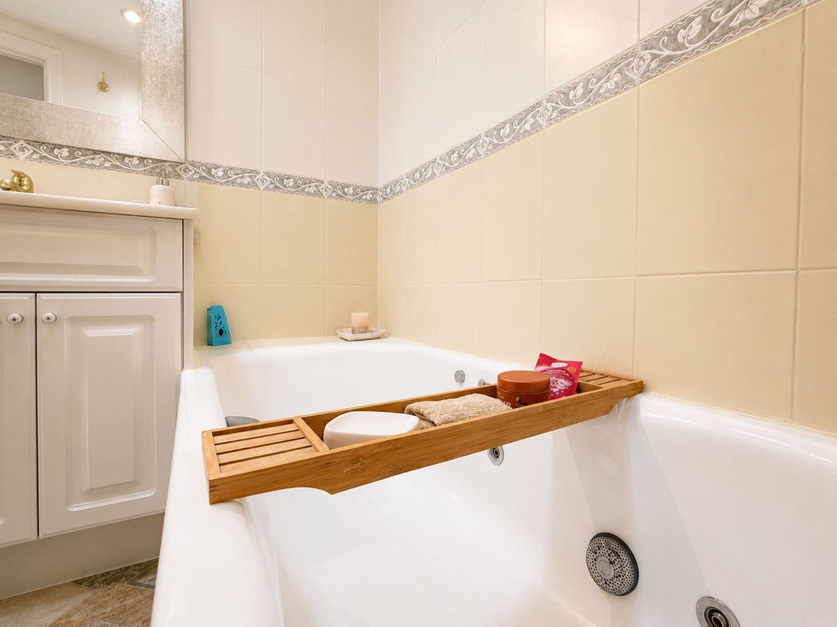 2 Bed Ground Floor Apartment in Estepona