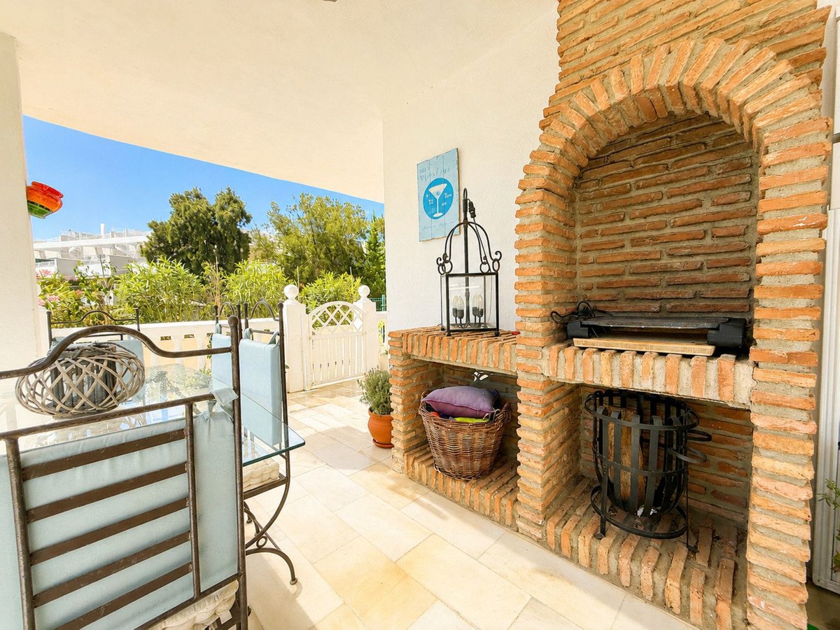 2 Bed Ground Floor Apartment in Estepona