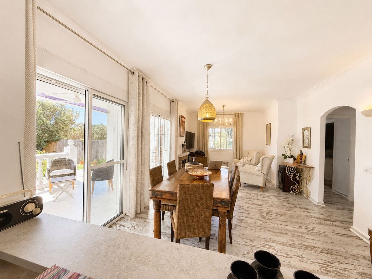 2 Bed Ground Floor Apartment in Estepona