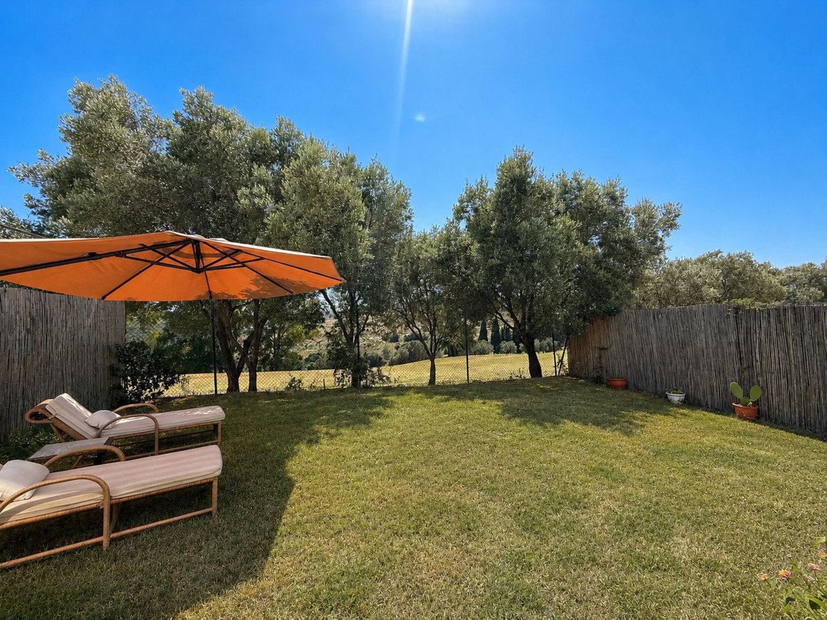2 Bed Ground Floor Apartment in Estepona