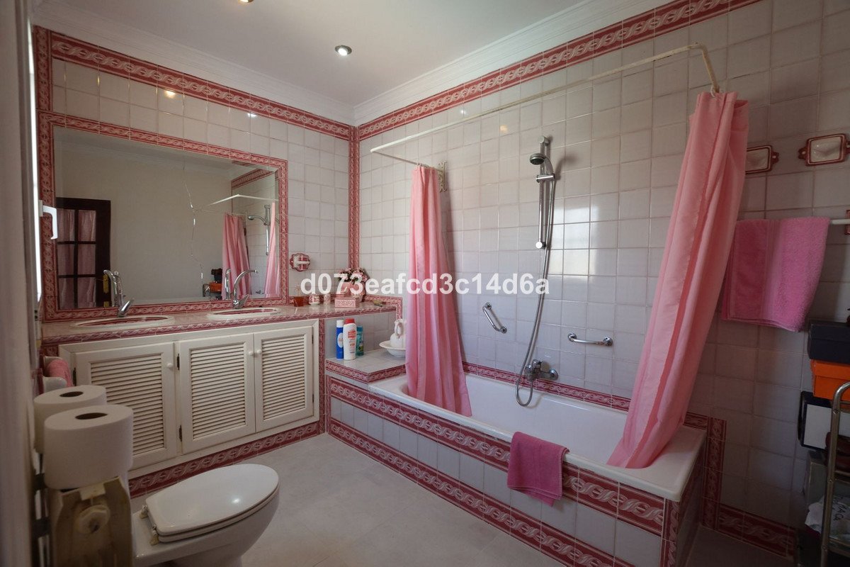 4 Bed Detached Villa in Ronda