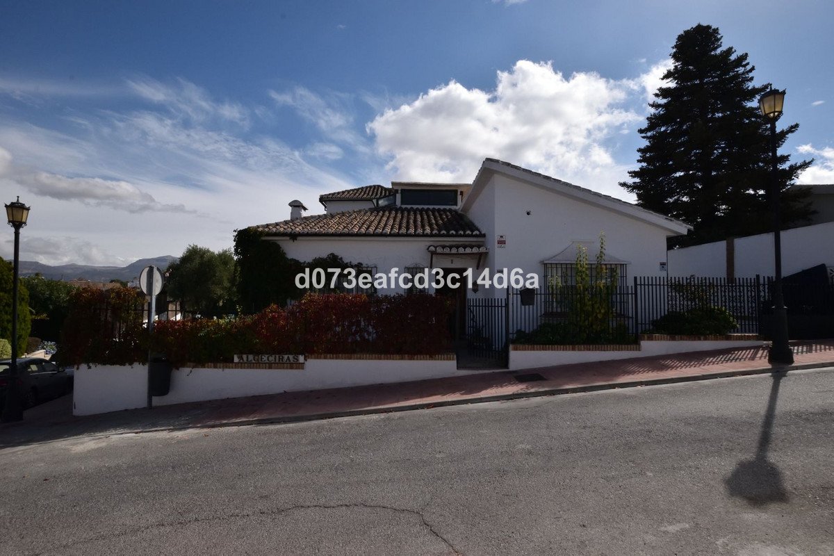 4 Bed Detached Villa in Ronda