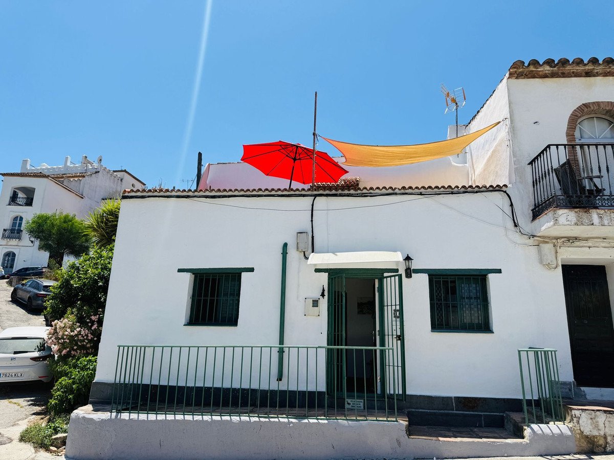 3 Bed Townhouse in Jimena de la Frontera