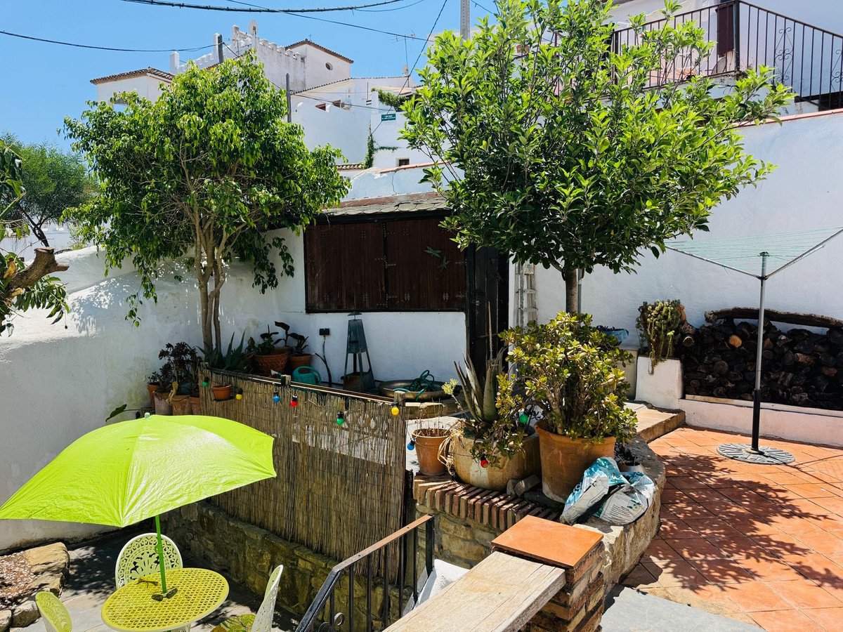 3 Bed Townhouse in Jimena de la Frontera
