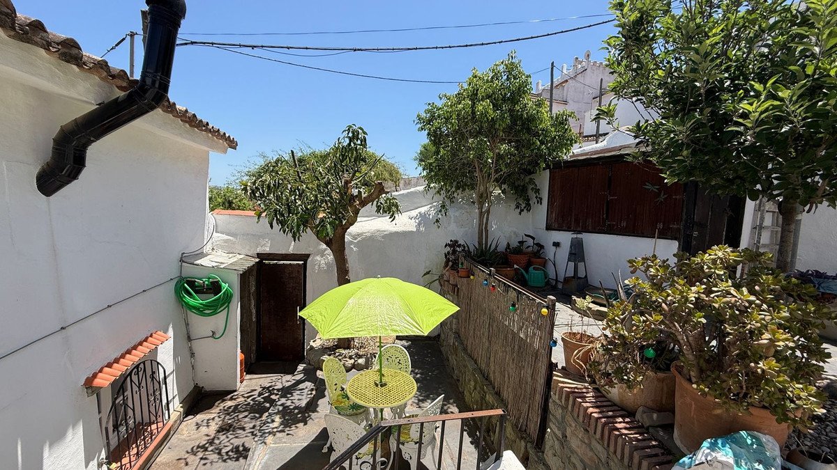 3 Bed Townhouse in Jimena de la Frontera