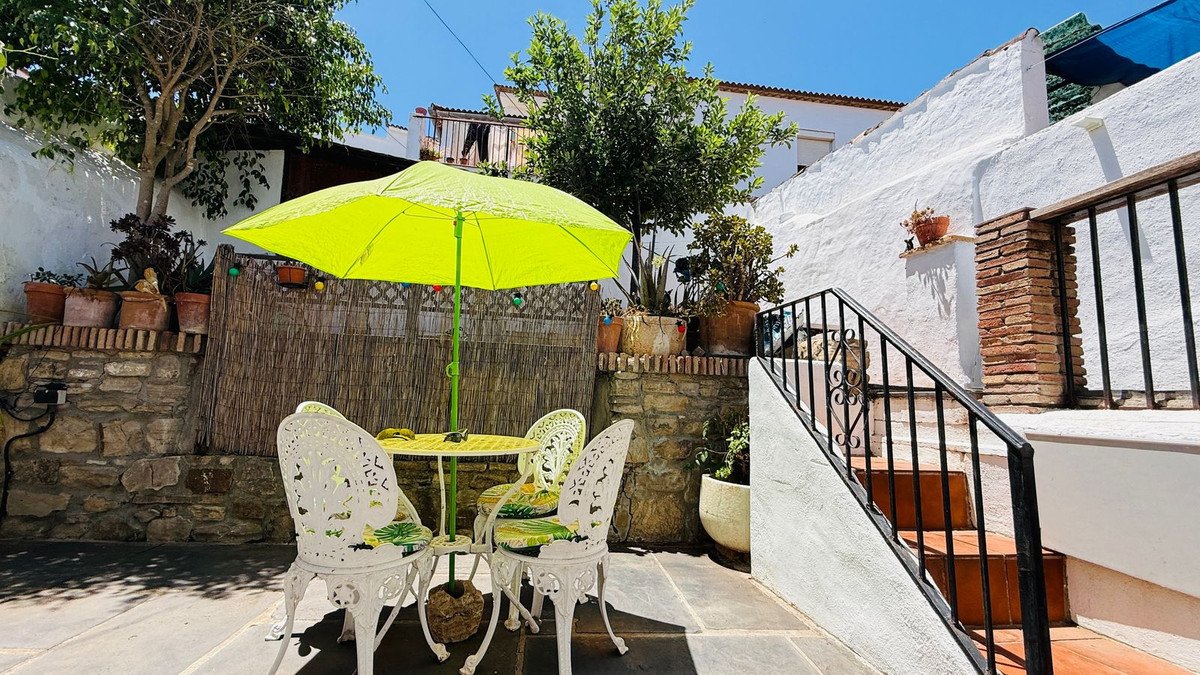 3 Bed Townhouse in Jimena de la Frontera