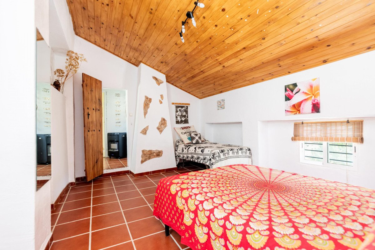 5 Bed Finca - Cortijo in Cuevas De San Marcos