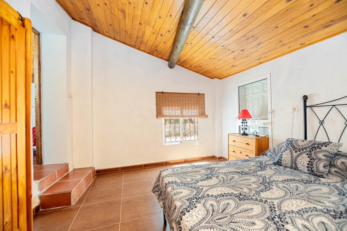 5 Bed Finca - Cortijo in Cuevas De San Marcos