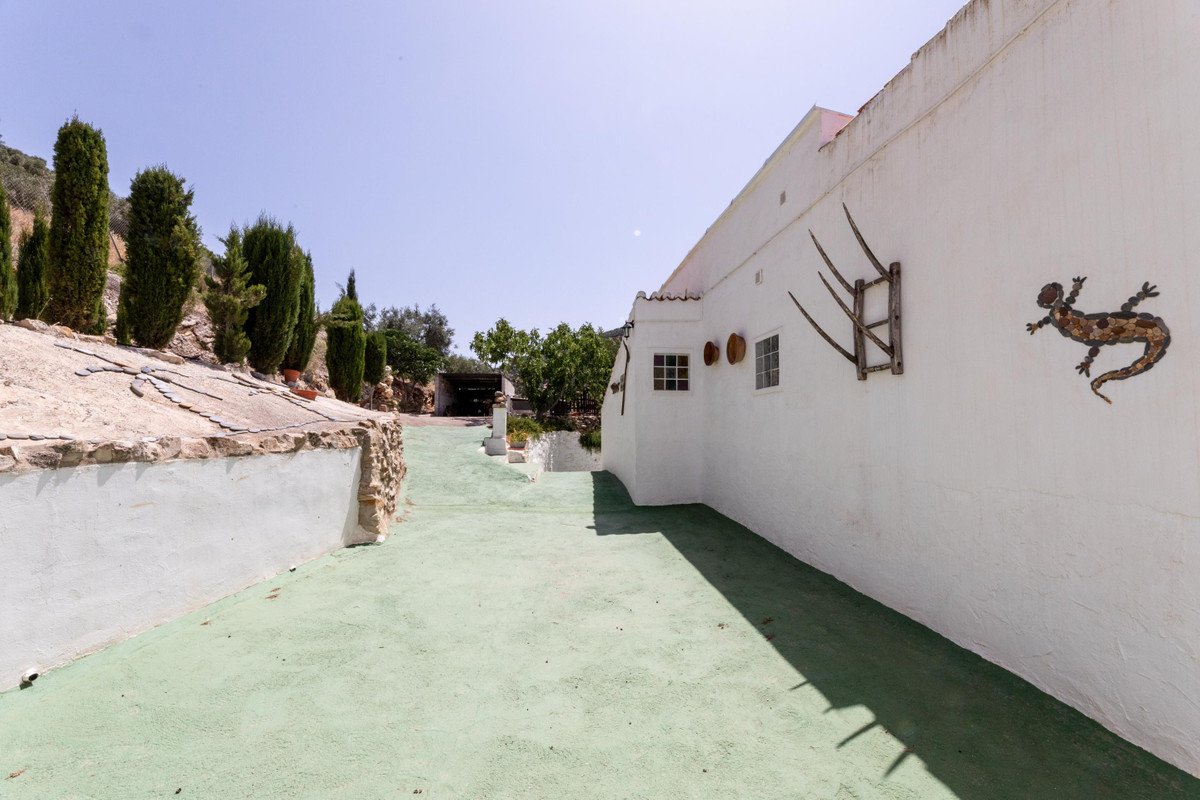 5 Bed Finca - Cortijo in Cuevas De San Marcos
