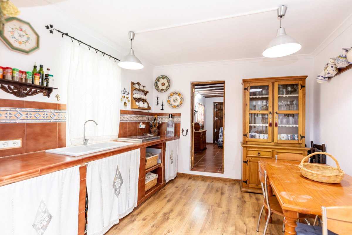 5 Bed Finca - Cortijo in Cuevas De San Marcos