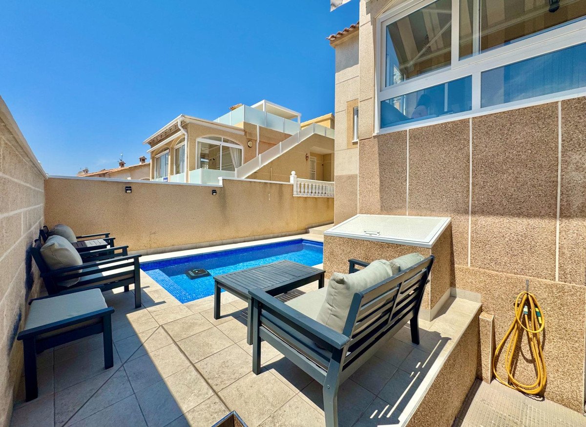 2 Bed Detached Villa in La Florida