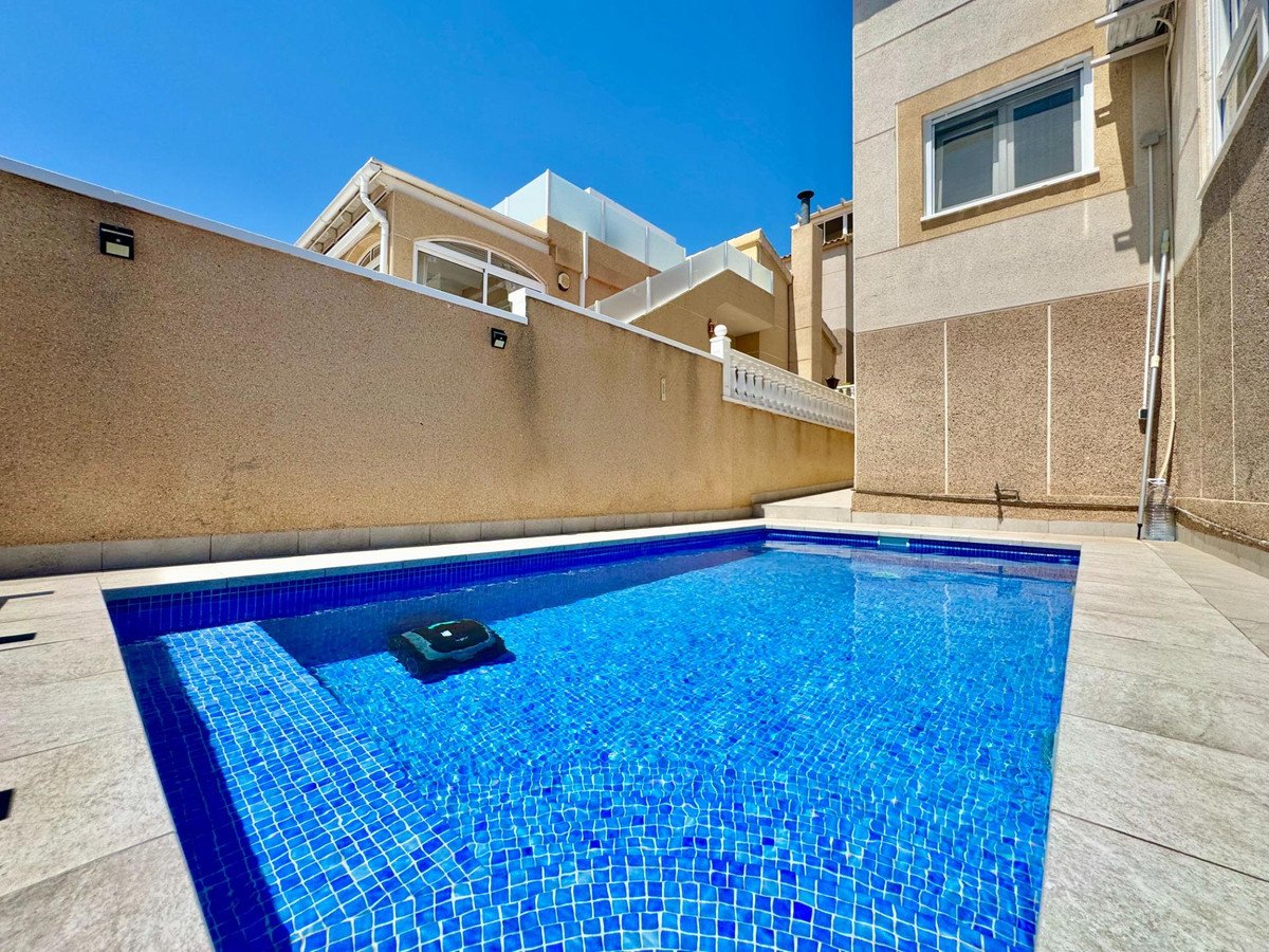 2 Bed Detached Villa in La Florida