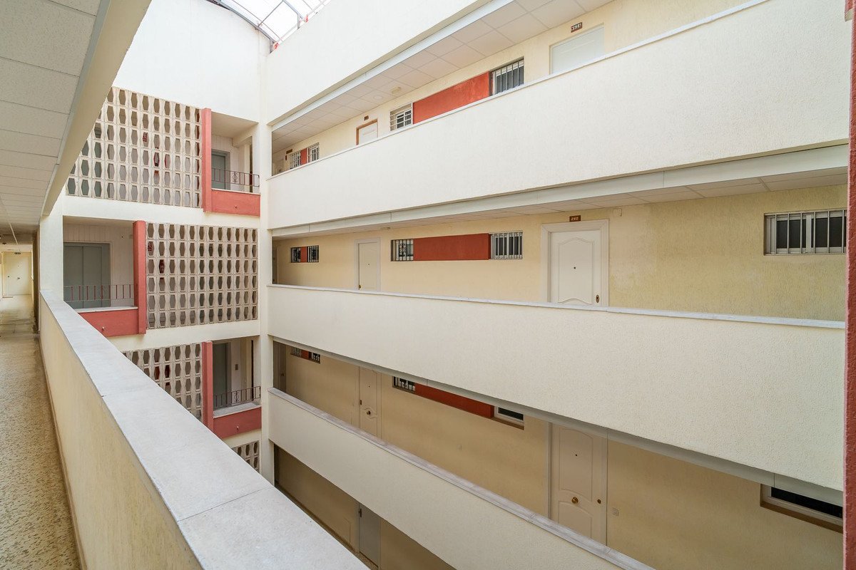 1 Bed Middle Floor Apartment in Arroyo de la Miel
