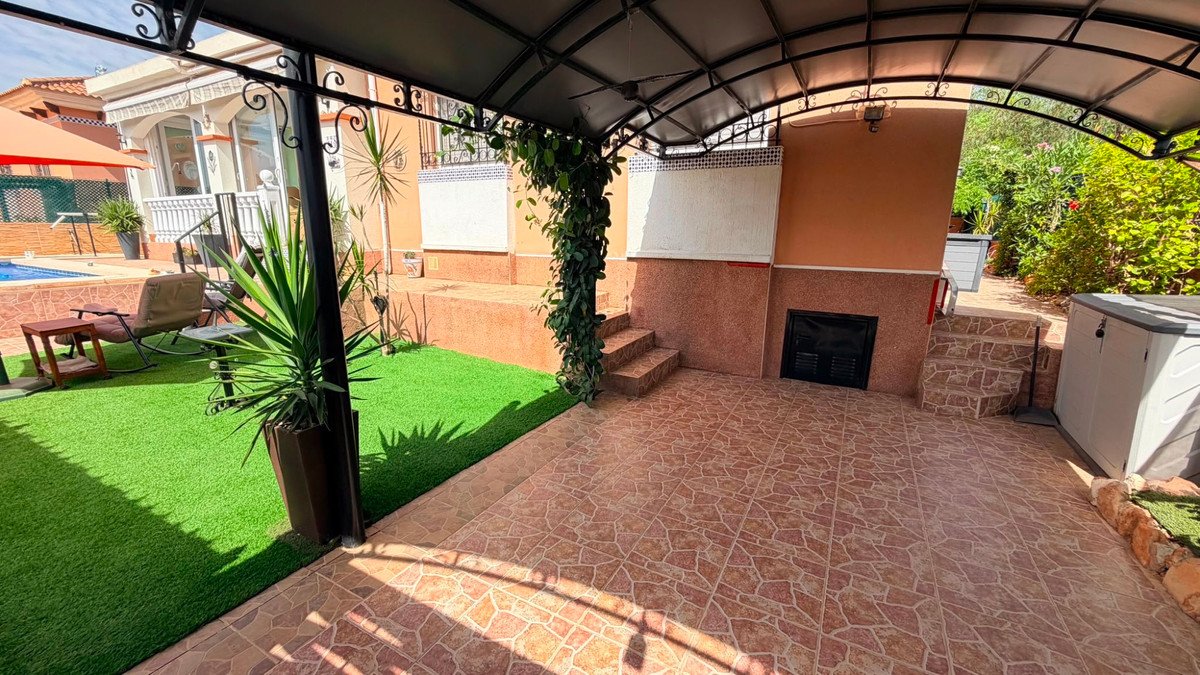 3 Bed Detached Villa in Los Montesinos