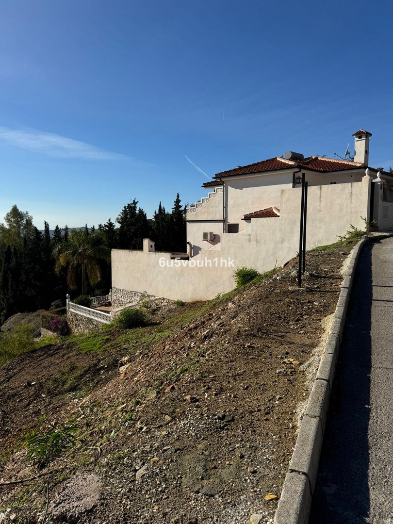 4 Bed Land in Campo Mijas
