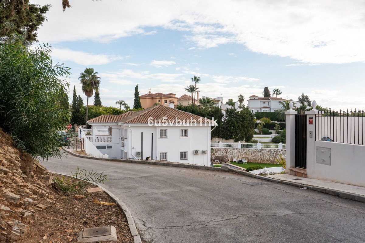 4 Bed Land in Campo Mijas