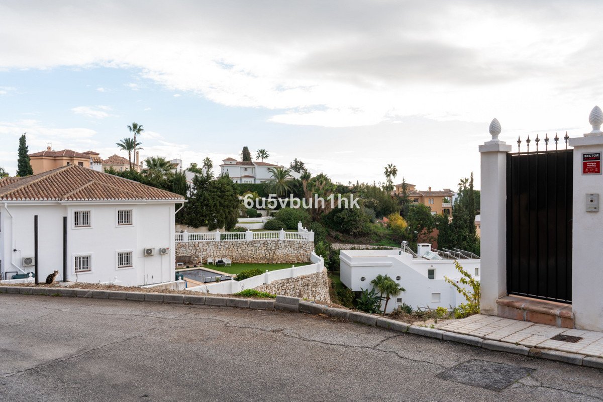 4 Bed Land in Campo Mijas