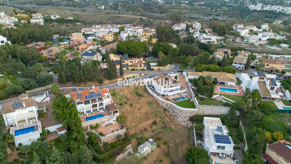 4 Bed Land in Campo Mijas