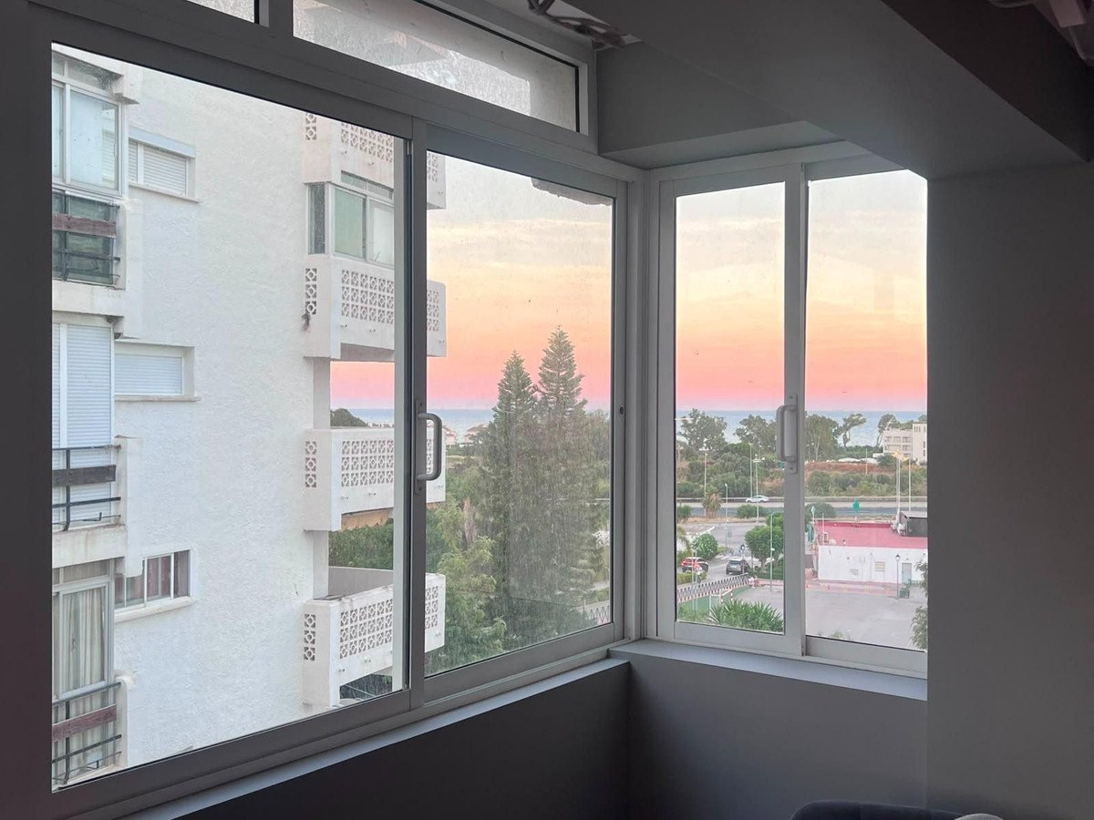 3 Bed Middle Floor Apartment in Estepona