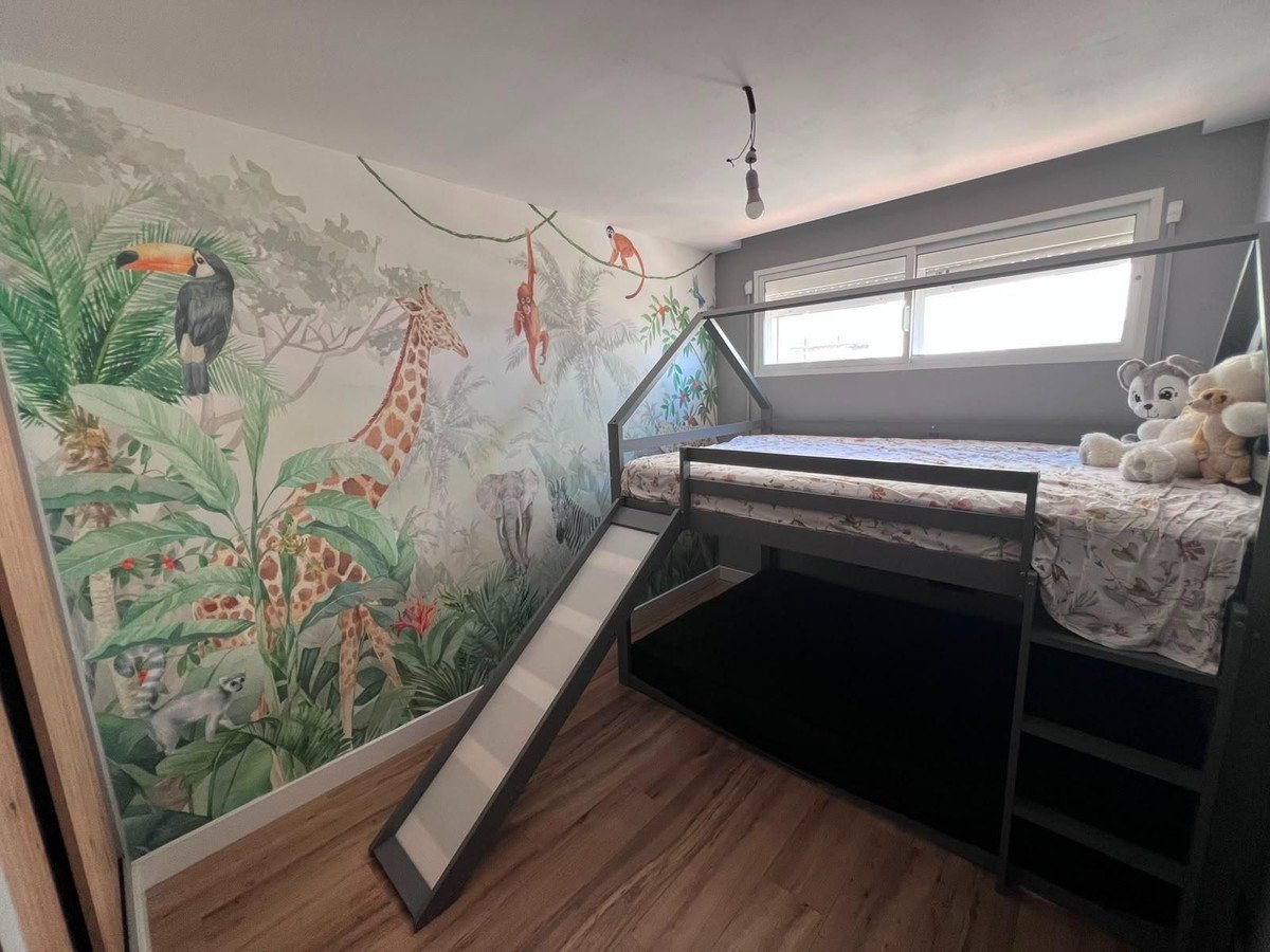 3 Bed Middle Floor Apartment in Estepona