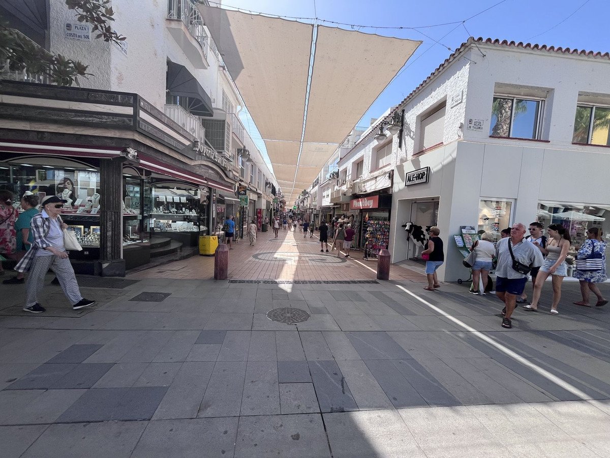 3 Bed Middle Floor Apartment in Torremolinos Centro