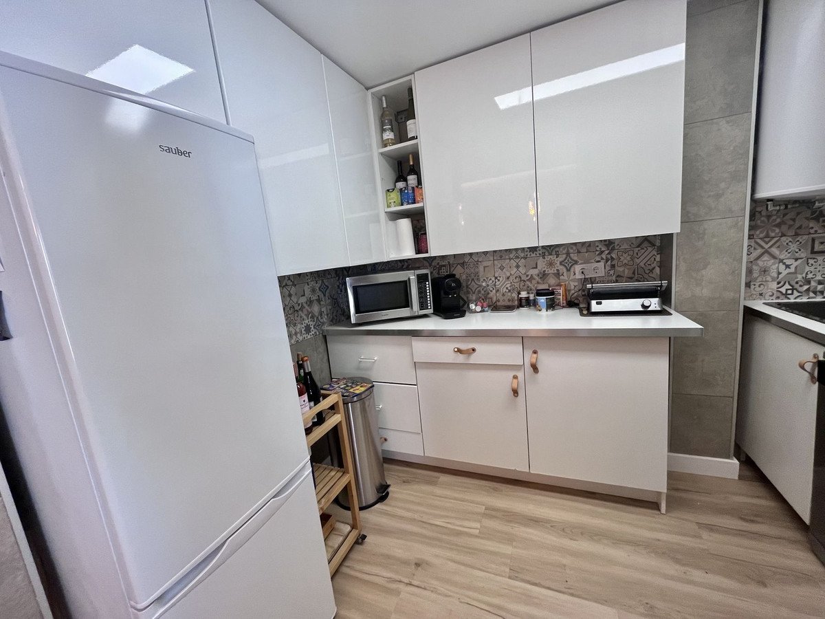 3 Bed Middle Floor Apartment in Torremolinos Centro