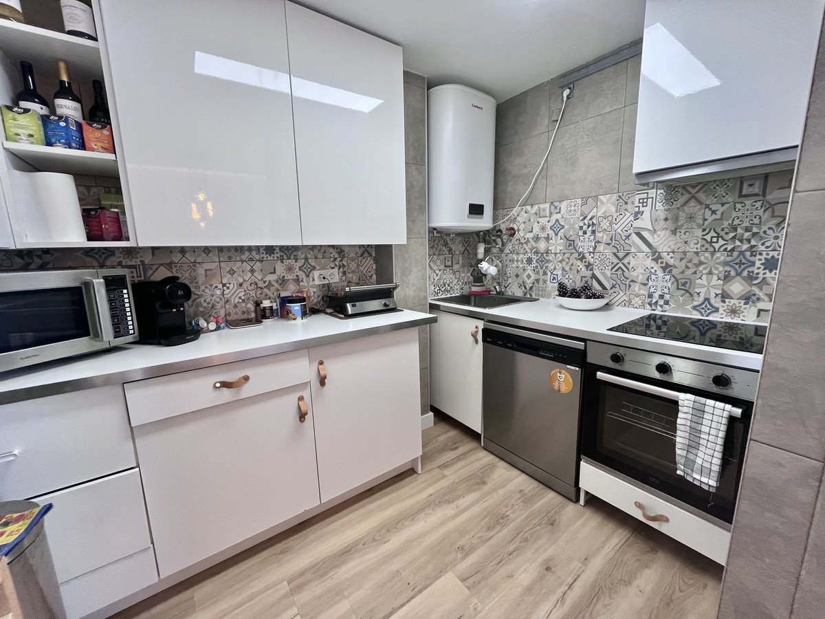 3 Bed Middle Floor Apartment in Torremolinos Centro