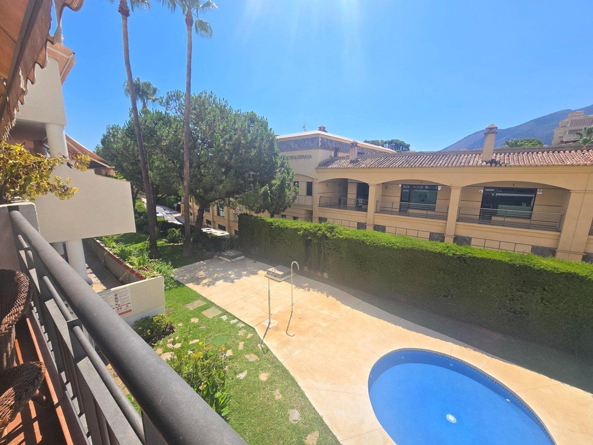 3 Bed Middle Floor Apartment in Torrequebrada