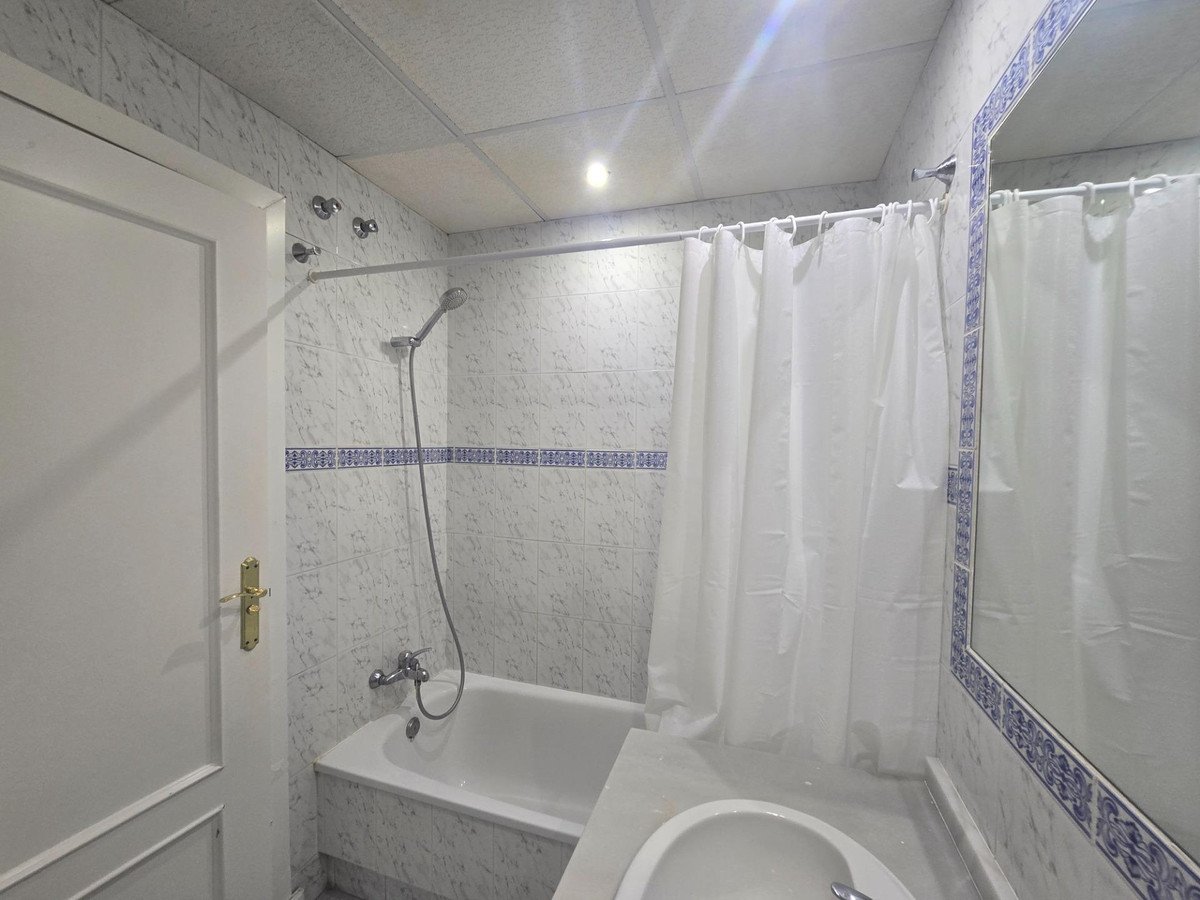 3 Bed Middle Floor Apartment in Torrequebrada