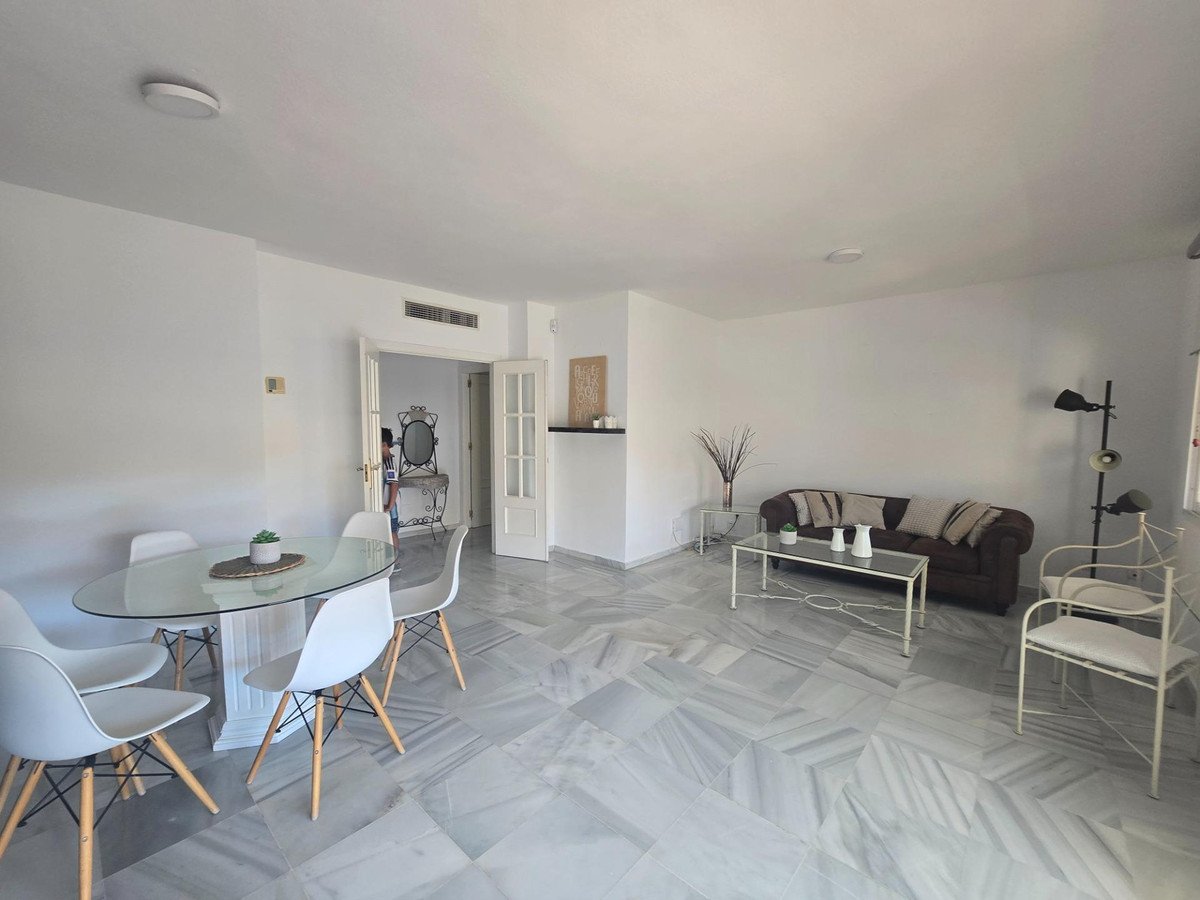 3 Bed Middle Floor Apartment in Torrequebrada