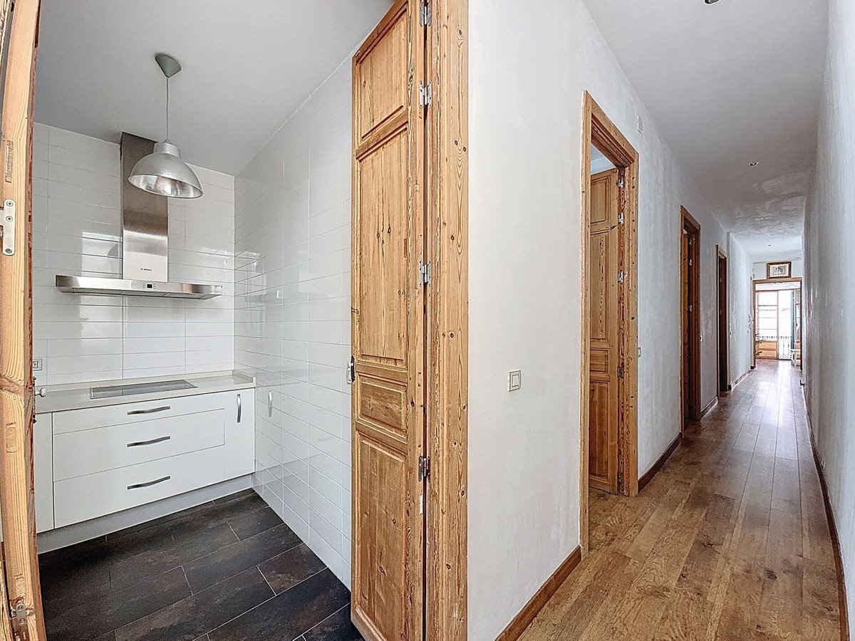 3 Bed Top Floor Apartment in Centro Histórico