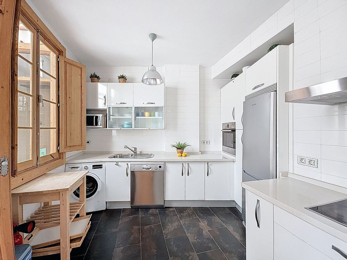 3 Bed Top Floor Apartment in Centro Histórico