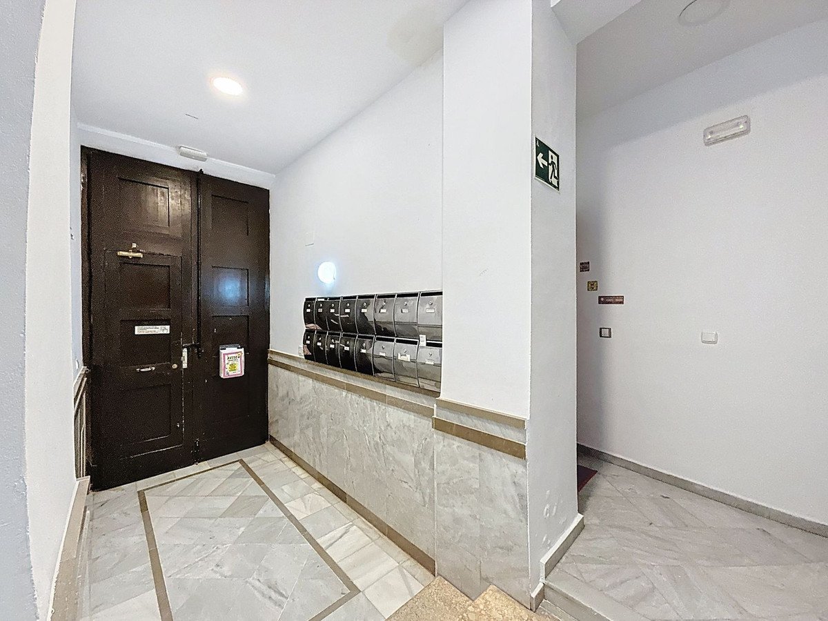 3 Bed Top Floor Apartment in Centro Histórico