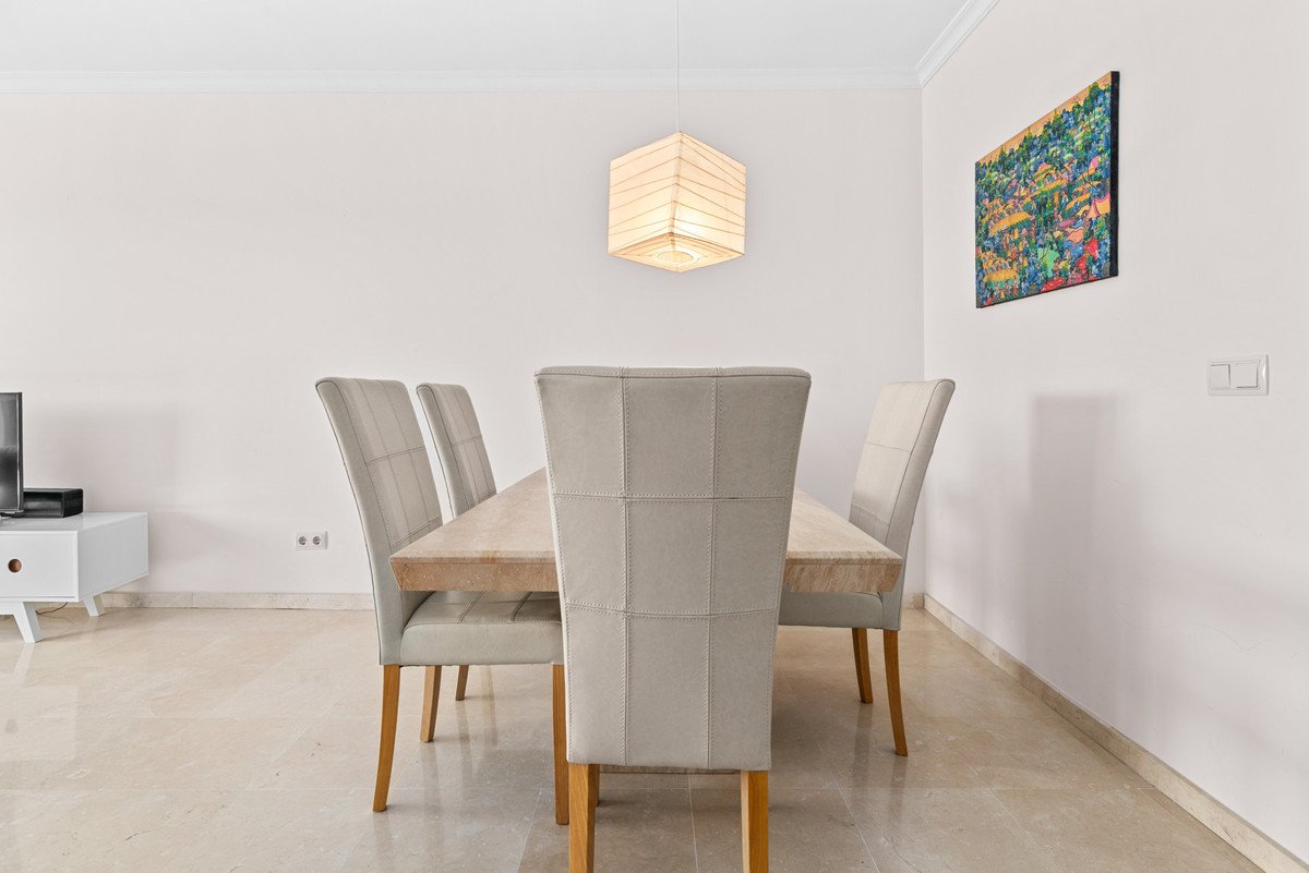 2 Bed Ground Floor Apartment in Benahavís