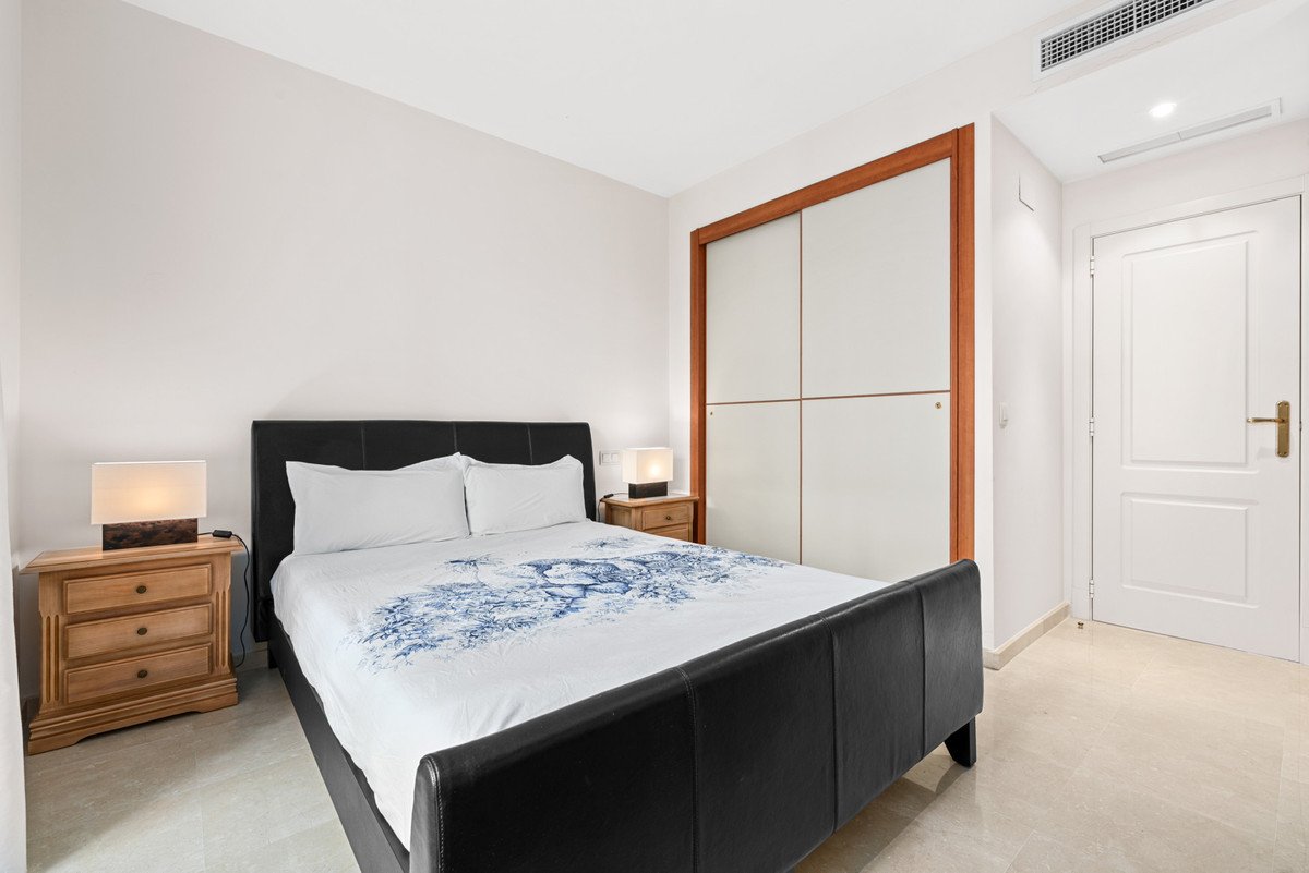 2 Bed Ground Floor Apartment in Benahavís